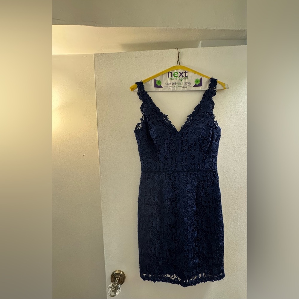 Navy blue Aidan Mattox Double-V Cocktail Dress above knee size 4 (CUPS) worn 1x
